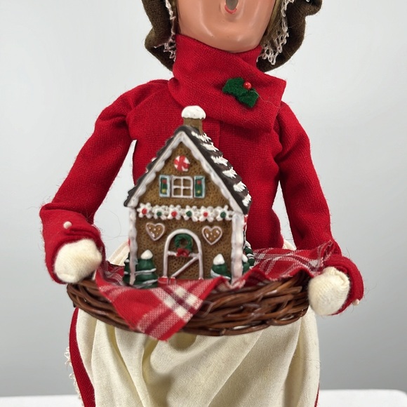 Byers Choice Caroler “Traditional Woman” (Blonde) 13” - Picture 6 of 8